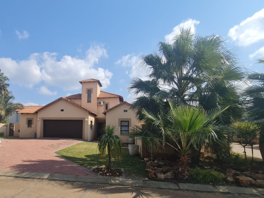 To Let 4 Bedroom Property for Rent in Melodie North West